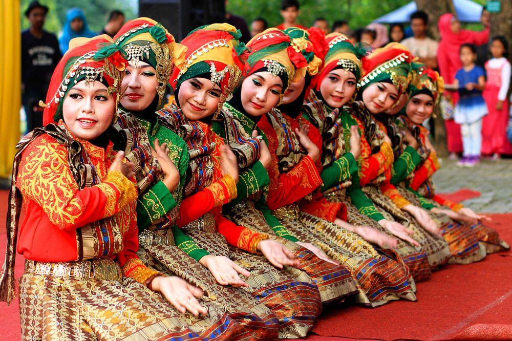 578026-1000xauto-tarian-tradisional-ini-bukti-kerennya-budaya-indonesia